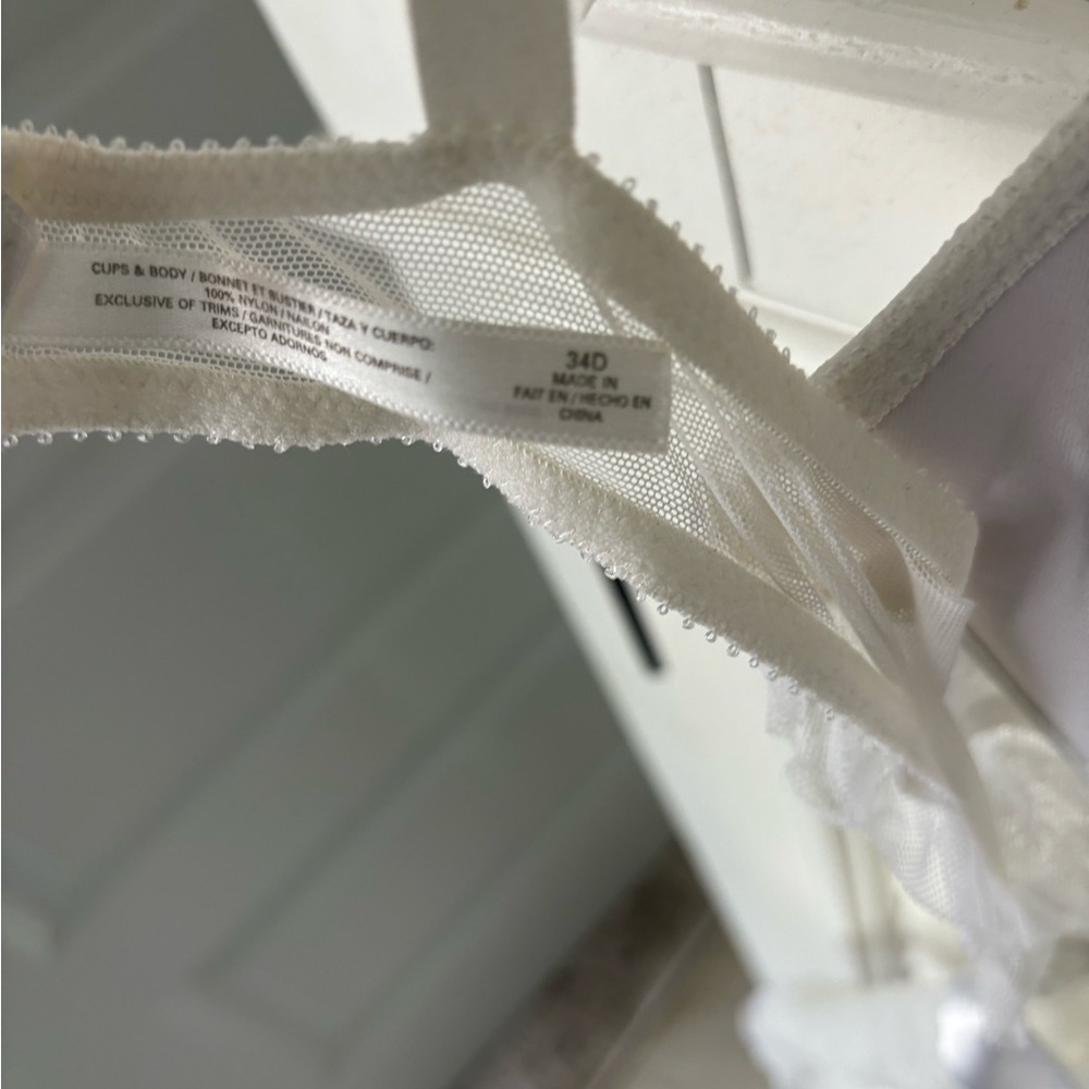 VS “I Do” bridal set 34D - Picture 4 of 8